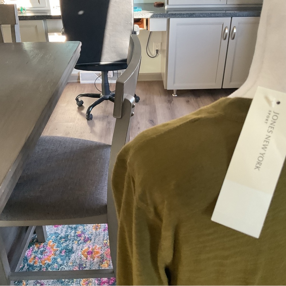 Jones New York Deep Olive Button-Down Shirt - Picture 5 of 7